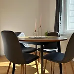 R&M City Apartment I , Stadtvilla Mit Grossen Balkon, Parkplatz Und Blick Ins Gruene