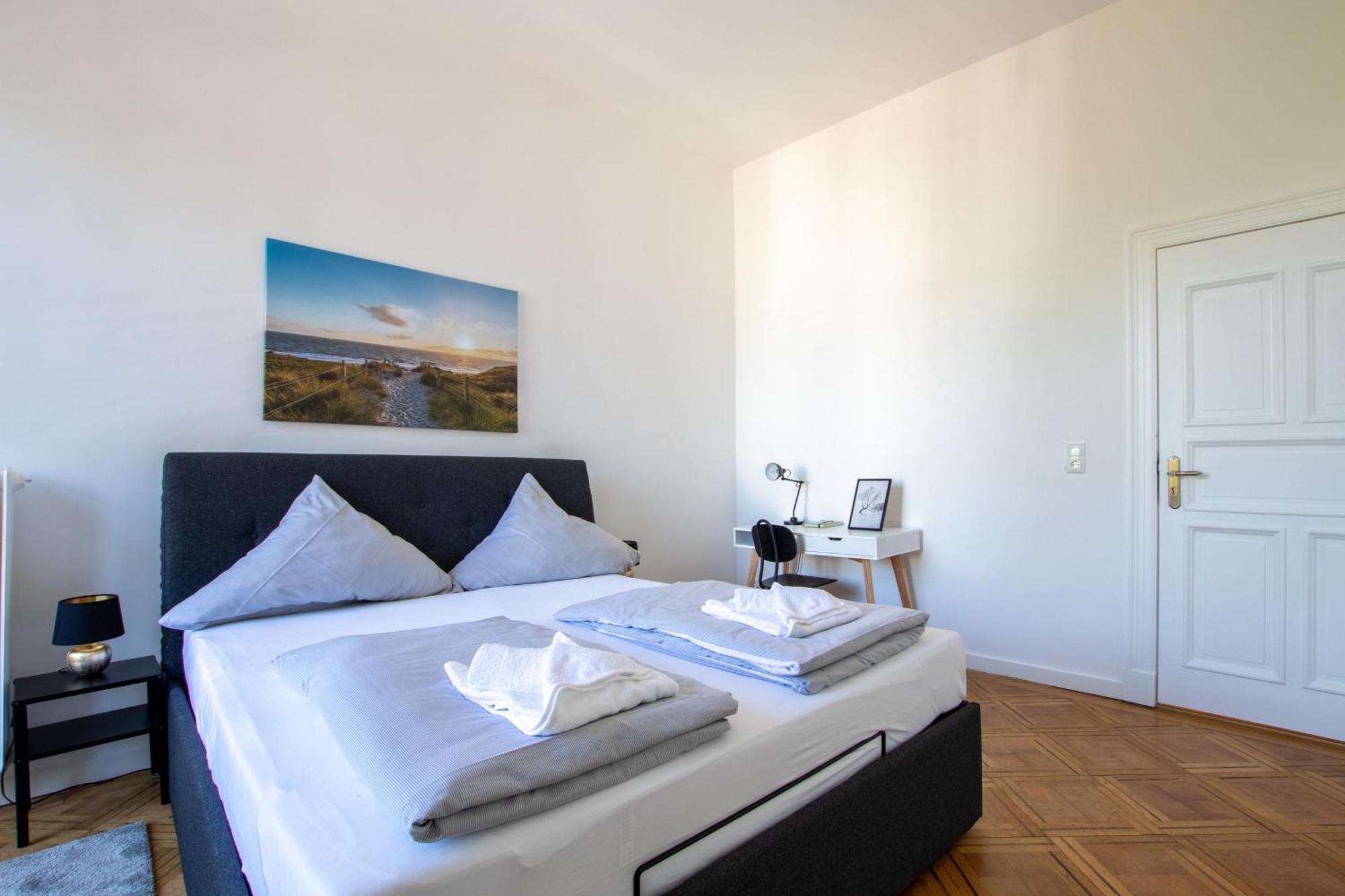 R&m I , Stadtvilla Mit Grossen Balkon, Parkplatz Und Blick Ins Grune