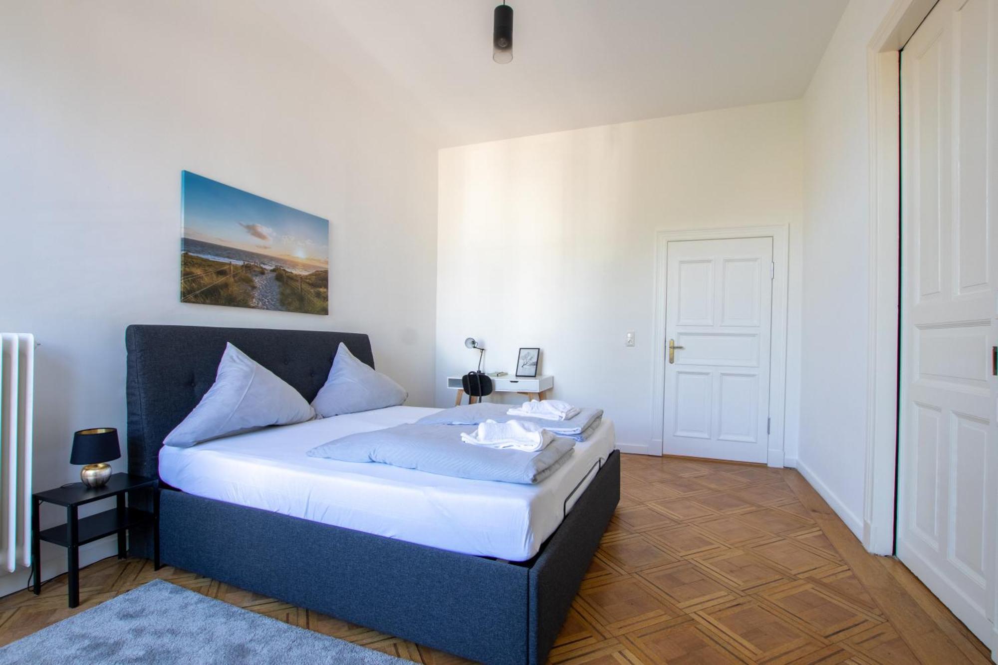 R&m I , Stadtvilla Mit Grossen Balkon, Parkplatz Und Blick Ins Grune Apartment