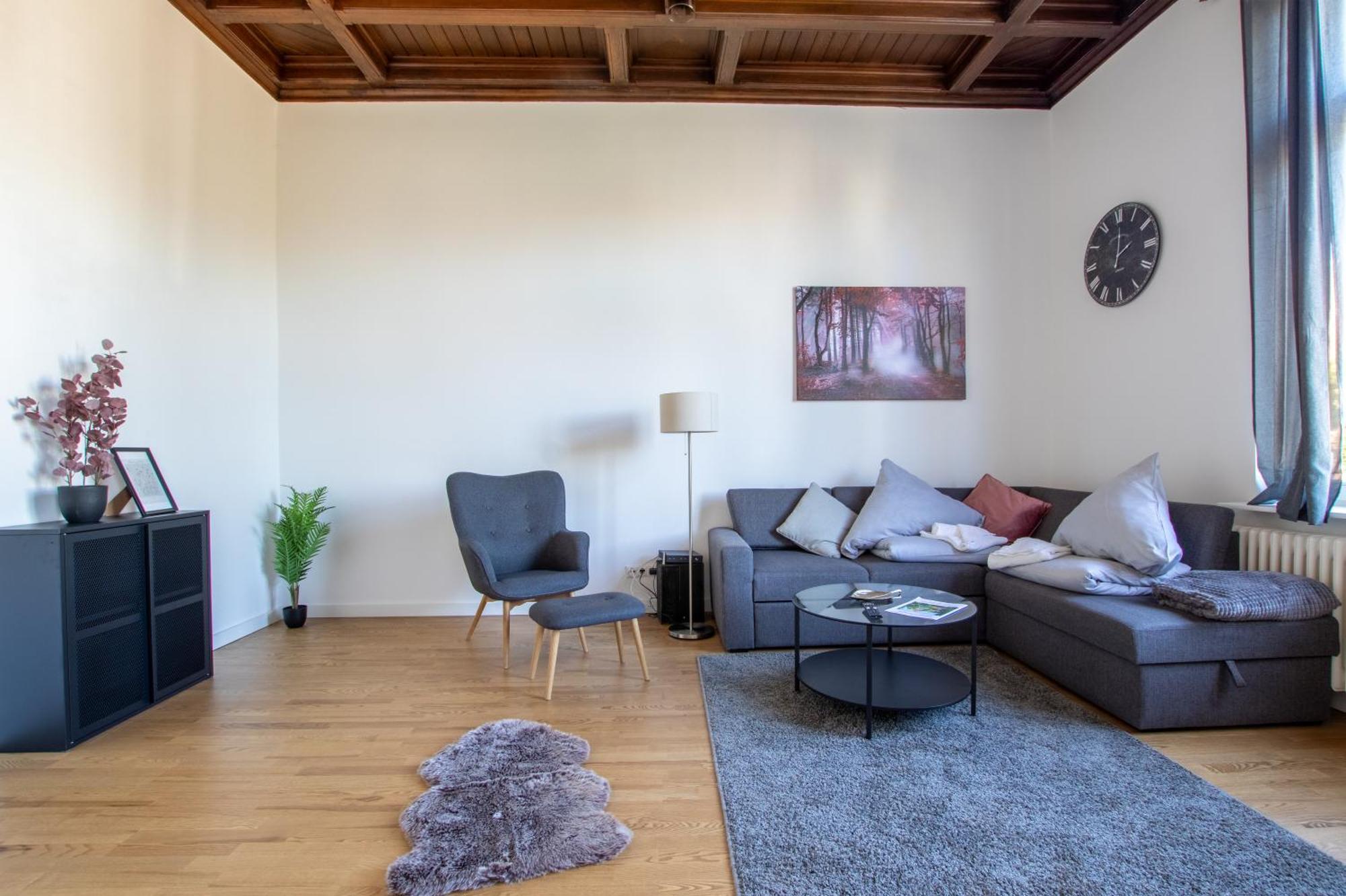 R&m I , Stadtvilla Mit Grossen Balkon, Parkplatz Und Blick Ins Grune Wilhelmshaven