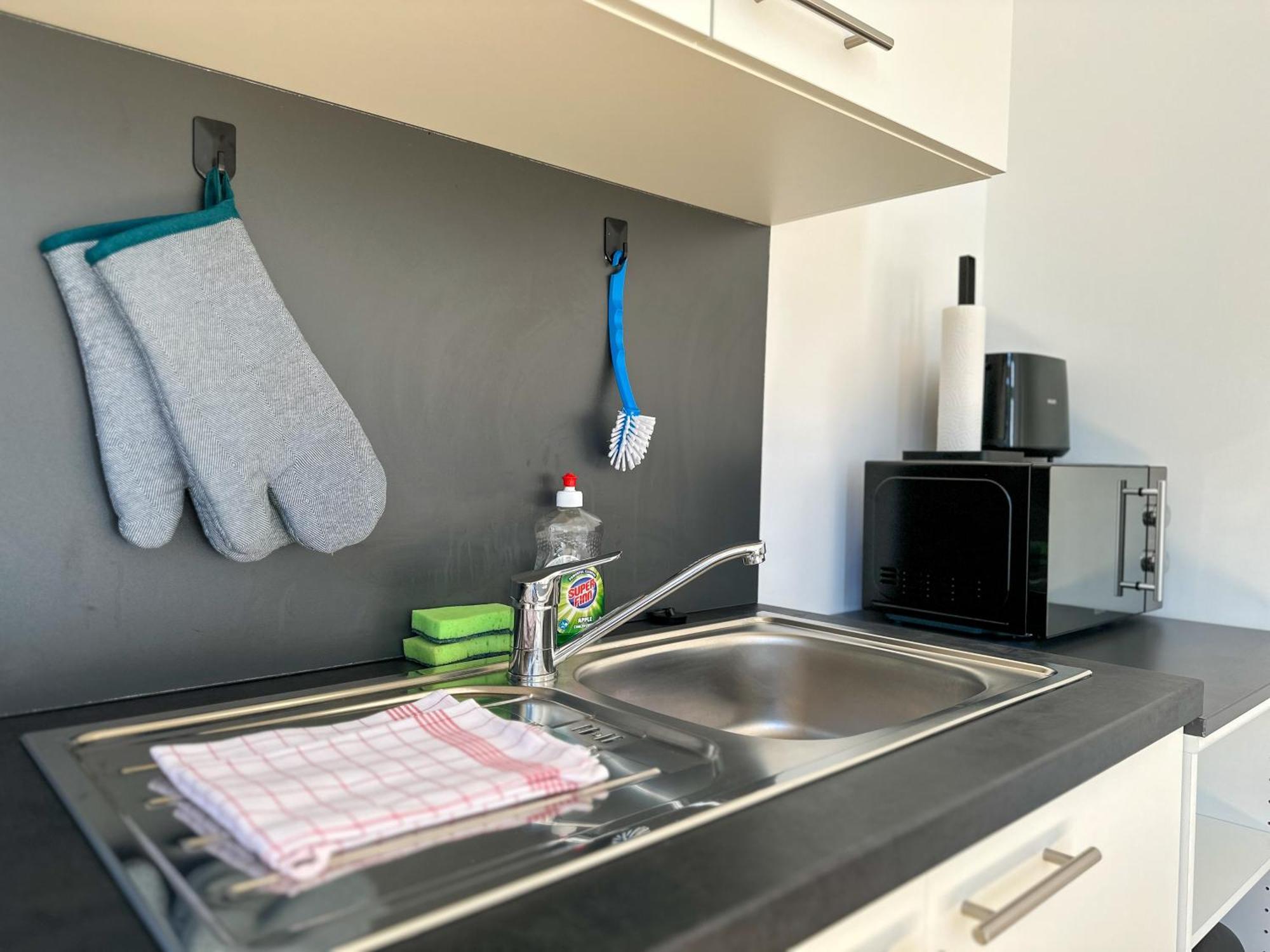 R&m I , Stadtvilla Mit Grossen Balkon, Parkplatz Und Blick Ins Grune Apartment