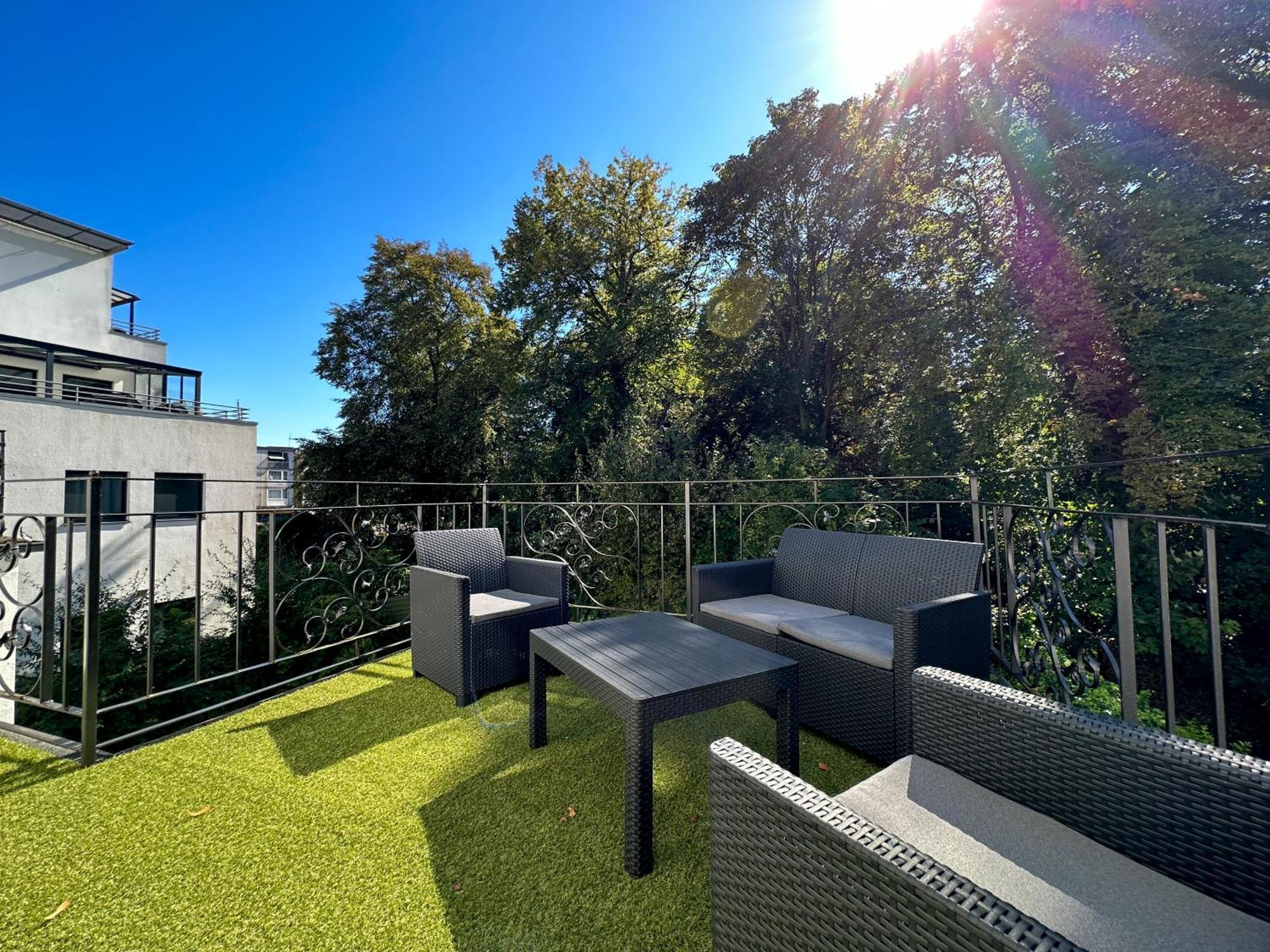 R&m I , Stadtvilla Mit Grossen Balkon, Parkplatz Und Blick Ins Grune Apartment *